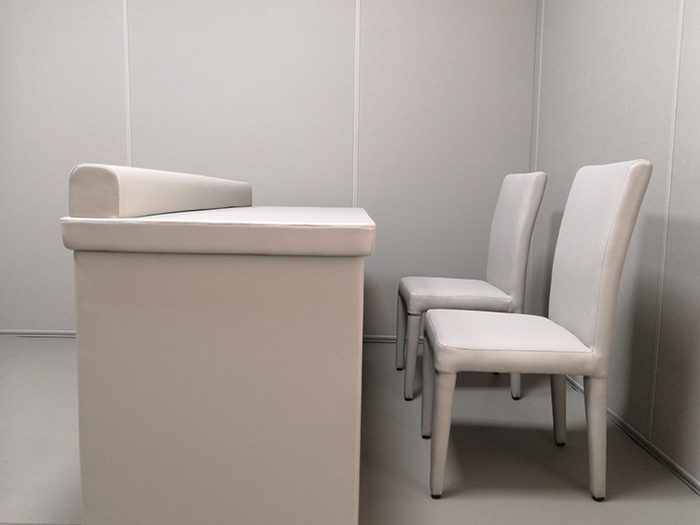 審訊室防撞軟包桌椅規(guī)格